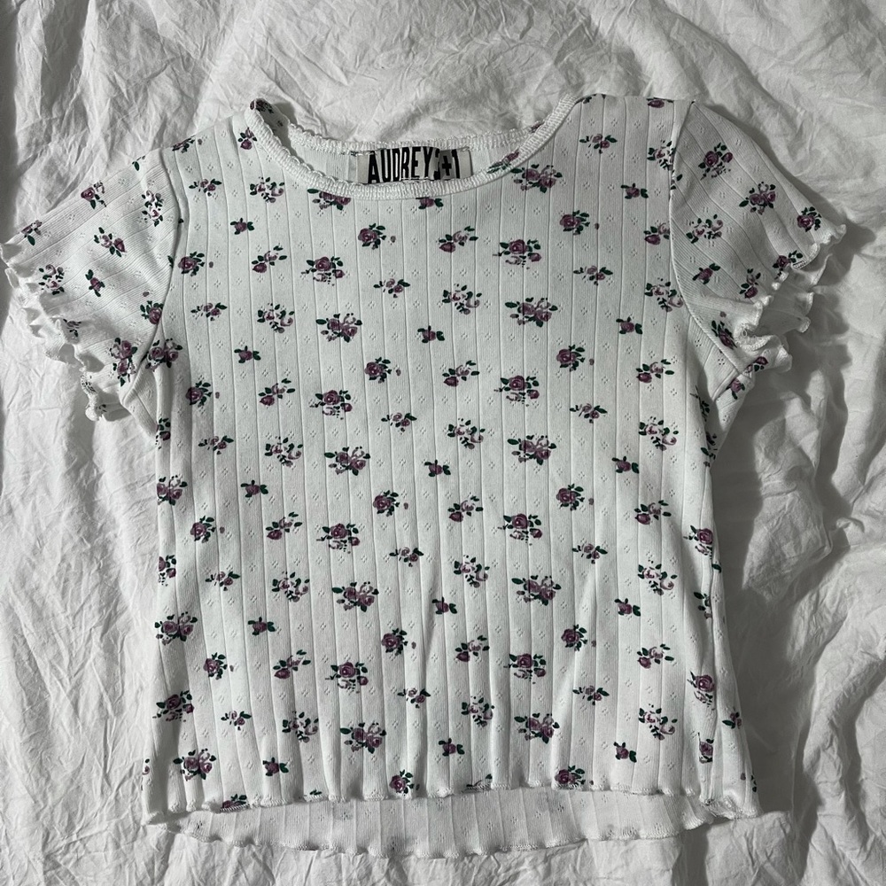 cute cropped top with tiny flower details